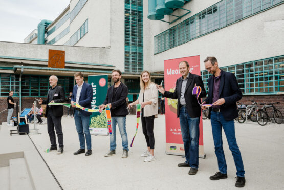 Konrad Rehling (Südwind), LR Stefan Kaineder, Wolfgang Pfoser-Almer (WearFair +mehr), Barbara Gielesberger (Warda Network), René Fischer (GLOBAL 2000), Norbert Rainer (Klimabündnis OÖ) / WearFair / Jürgen Grünwald