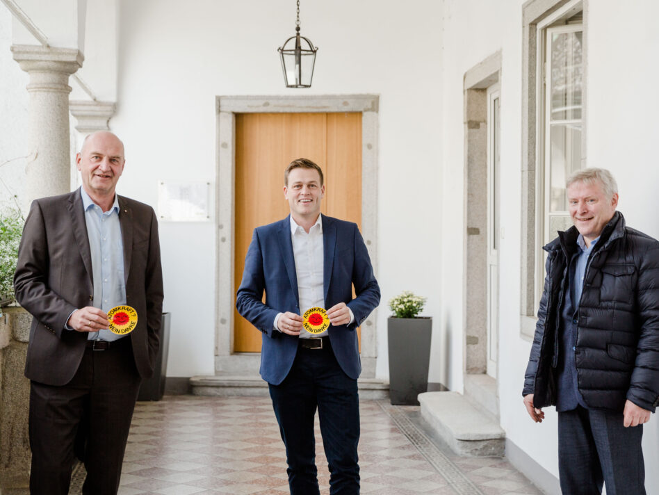 Geschäftsführender ÖVP-Klubobmann Dr. Christian Dörfel und Landesrat Stefan Kaineder mit dem oö. Anti-Atom-Beauftragten Dalibor Strasky