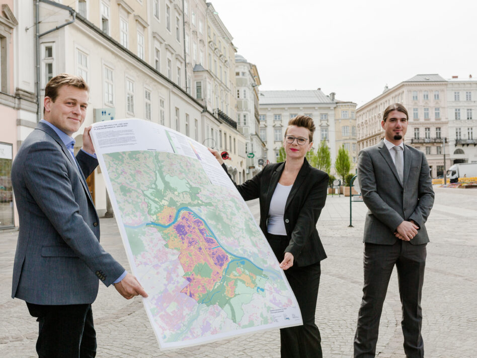 Klima-Landesrat Stefan Kaineder, Umweltstadträtin Mag.a Eva Schobesberger und Stadtklimatologe Mag. Johannes Horak