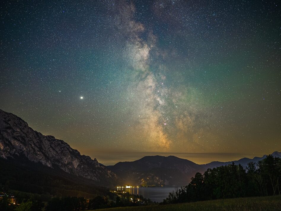 Eine Aufnahme des Nachthimmels im Dark Sky Park Attersee-Traunsee