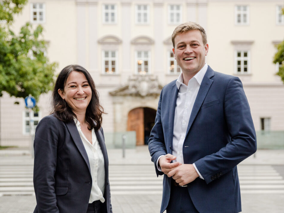 Umwelt- und Klima-Landesrat Stefan Kaineder mit seiner neuen Büroleiterin Mag.a Barbara Lenglachner