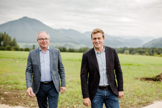 Der oberösterreichische Umwelt- und Klimalandesrat Stefan Kaineder und der niederösterreichische Landeshauptfrau-Stellvertreter Stefan Pernkopf kämpfen Seite an Seite gemeinsam mit 16 europäischen Regionen gegen das Greenwashing der Atomkraft in Europa