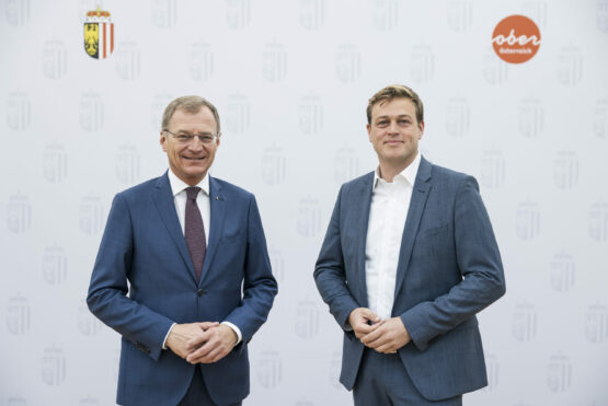 Landeshauptmann Thomas Stelzer und Umwelt- und Klimalandesrat Stefan Kaineder