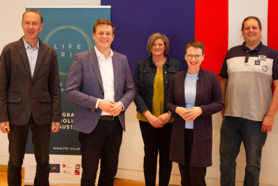 v.l.n.r. DI Bernhard Karl (viadonau), Umwelt- und Klima-Landesrat Stefan Kainder, DI Helena Mühlmann (Projektleiterin Life Iris, BMLRT), Mag.a Eva Schobesberger (Klima-Stadträtin Stadt Linz) und Torben Walter MA (Abteilung Wasserwirtschaft Land OÖ)