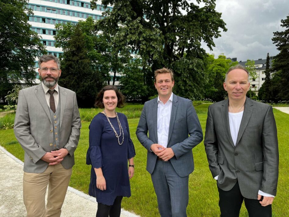 Peter Laufmann, DIin Lisa Frenkenberger, Umwelt- und Klima-Landesrat Stefan Kaineder und  Prof. Dr. Michael Schloter am Oö. Umweltkongress 2022