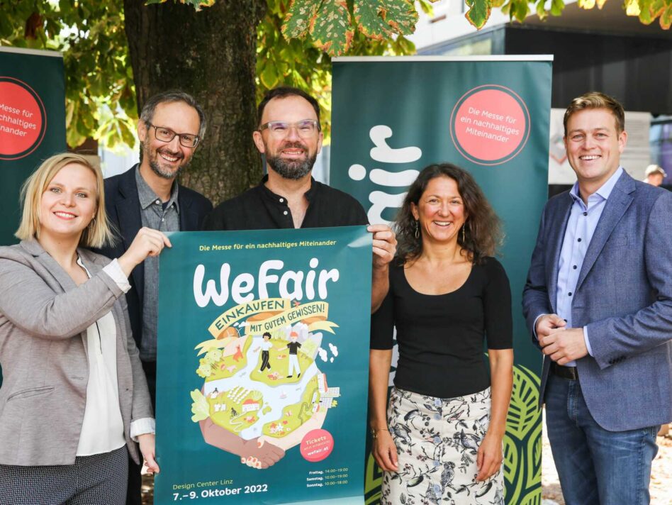 Agnes Zauner (Global 2000), Norbert Rainer (Klimabündnis), Wolfgang Pfoser-Almer (WeFair), Lisa Aigelsperger (Südwind OÖ) und Landesrat Stefan Kaineder (v.l.n.r.) freuen sich schon auf die WeFair von 7.-9. Oktober 2022 in Linz