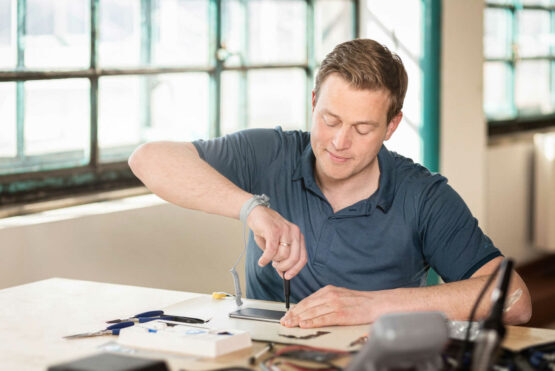 Landesrat Kaineder ruft am internationalen E-Waste-Tag zum Reparieren und Recyclen von Elektrogeräten auf