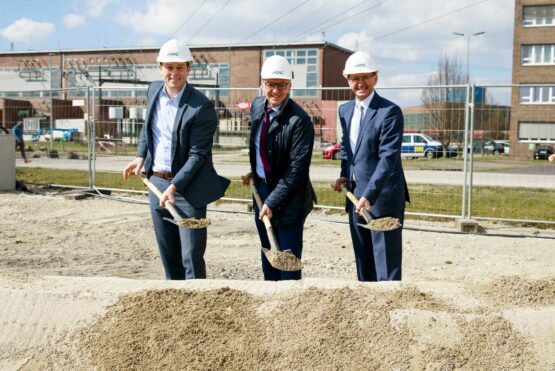 Umwelt- und Klima-Landesrat Stefan Kaineder, Gerhard Christiner (Technischer Vorstand APG) und Wirtschafts- und Energie-Landesrat Markus Achleitner.