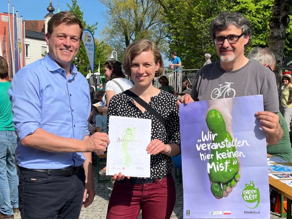 Umwelt- und Klima-Landesrat Stefan Kaineder, Barbara Felton (Mitorganisatorin Klimafest) und Hermann Rainer (Klimabündnis OÖ).