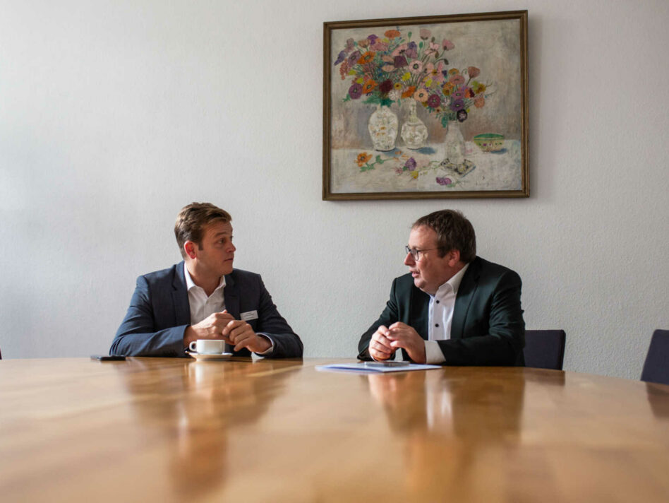 NRW-Umweltminister Oliver Krischer und Umwelt- und Klima-Landesrat Stefan Kaineder beim Arbeitstreffen in Wuppertal.