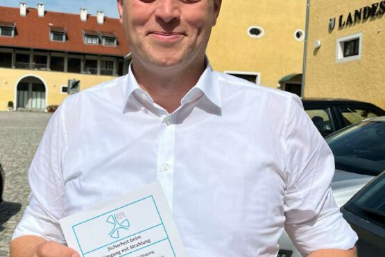 Umwelt- und Klima-Landesrat Stefan Kaineder eröffnete die Tagung der deutschsprachigen Strahlenschutzexpert:innen in Mondsee.