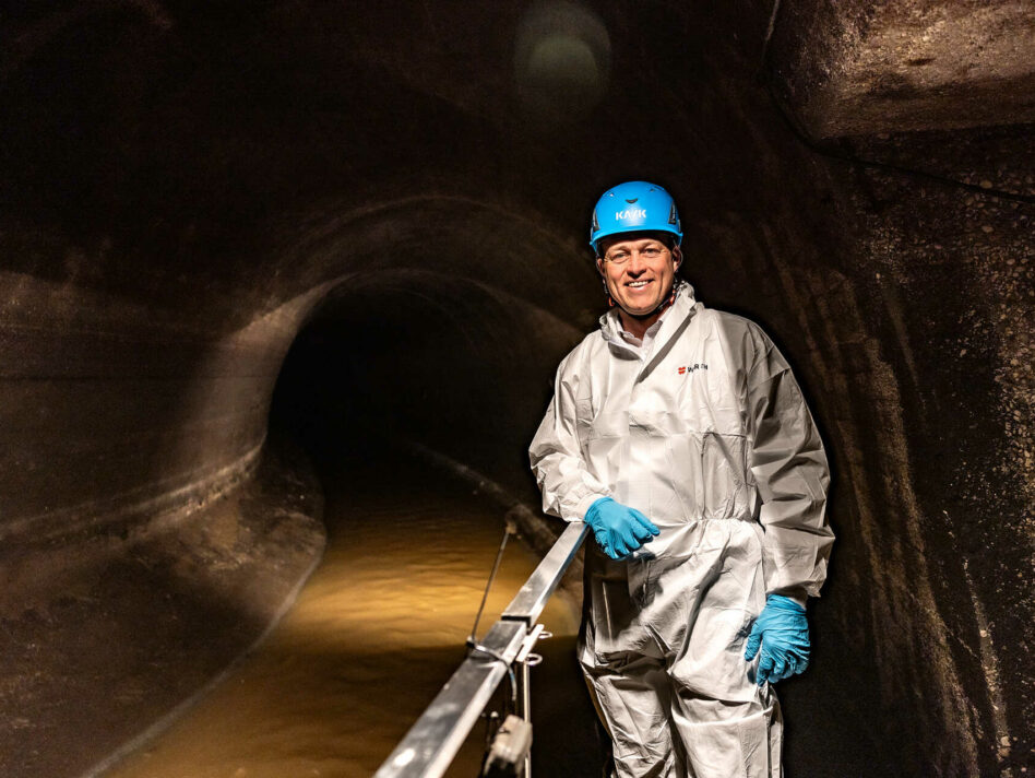 Umwelt- und Klima-Landesrat Stefan Kaineder stieg in die Linzer Kanalisation ab