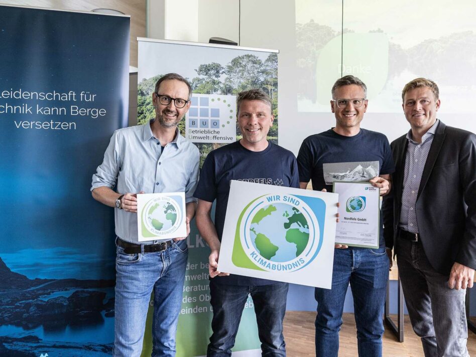 Klimabündnis-Geschäftsführer Mag. Norbert Rainer, die beiden Nordfels-Geschäftsführer Edmund Jenner und Johannes Kaar mit Umwelt- und Klima-Landesrat Stefan Kaineder.