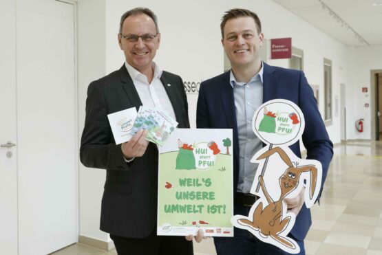 LAV-Vorsitzender Bgm. Roland Wohlmuth und Landesrat Stefan Kaineder rufen zum Mitmachen bei der Flurreinigungsaktion „Hui statt Pfui“ auf.