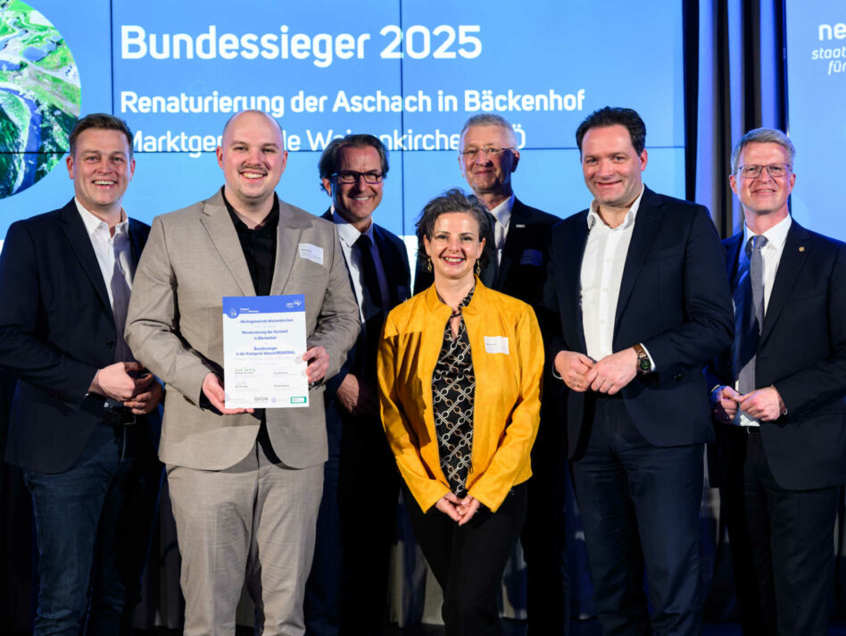 Landesrat Stefan Kaineder, Bürgermeister Ing. Fabian Grüneis, DI Dr. Johannes Laber (KPC), Dir. in Daniela König (Land OÖ), Mag. Nikolaus Sauer (ÖVGW), Bundesminister Mag. Norbert Totschnig, Mag. Martin Niederhuber (ÖWAV)