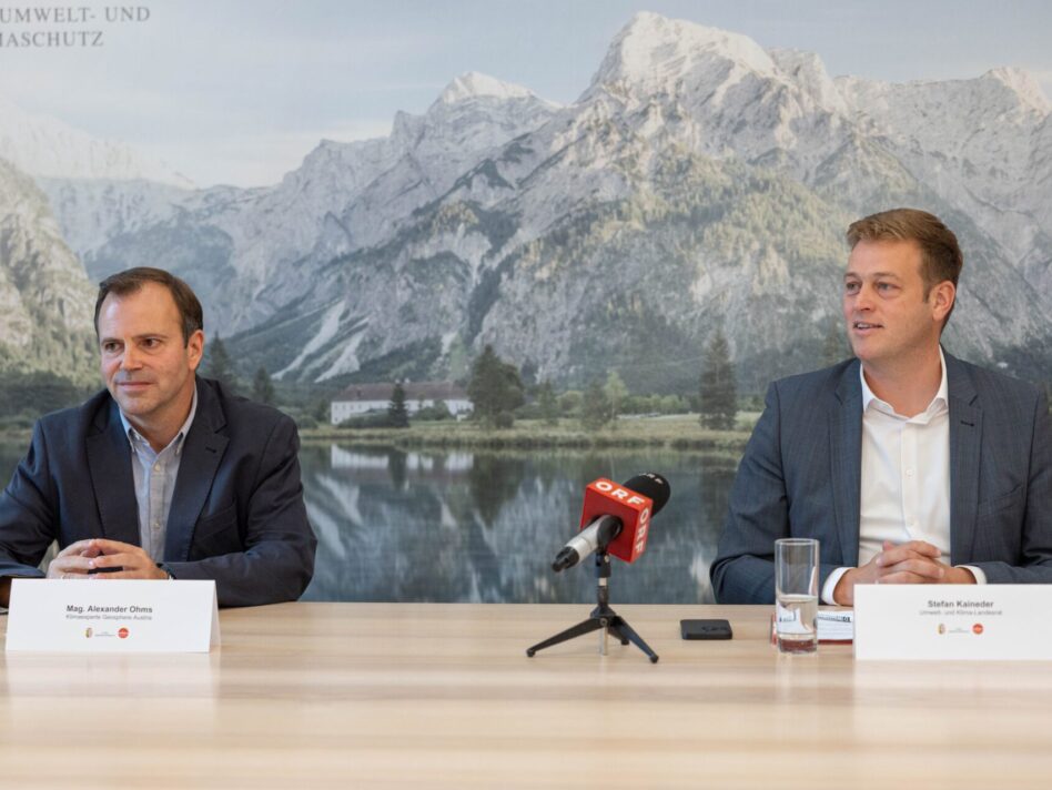 Klimaexperte Mag. Alexander Ohms und Landesrat Stefan Kaineder zogen Bilanz über den klimatologischen Sommer in Oberösterreich.
