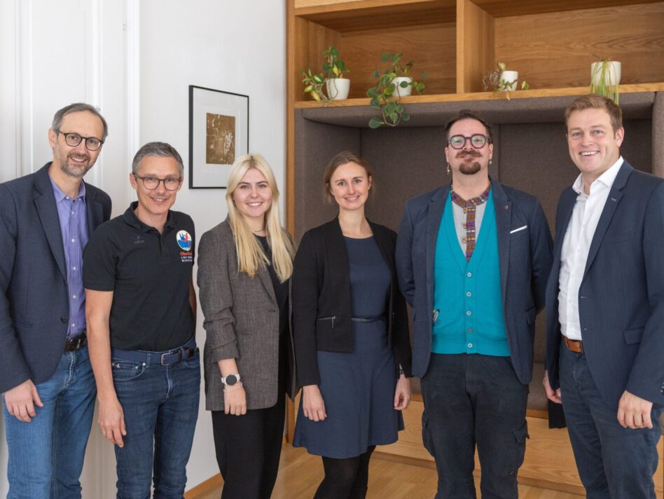 v.l.: Norbert Rainer, Günther Weidlinger, Anna Hollnsteiner, Viktoria Sperrer, Fabian Gnadlinger und Landesrat Stefan Kaineder