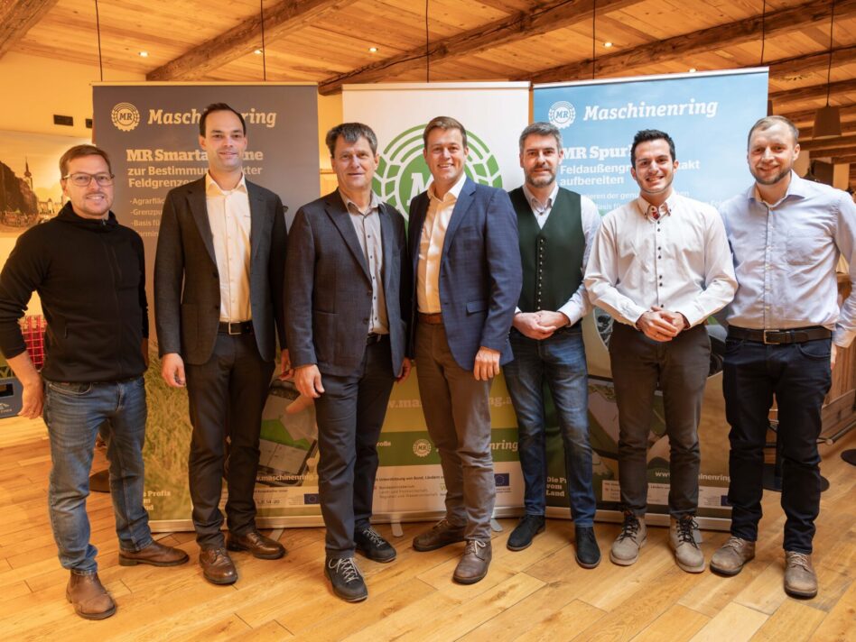 Sebastian Friedl-Haubner (Land OÖ), DI Andreas Heinzl (Maschinenring OÖ, Agrar-/Mitgliederbetreuung), Ing. Roman Braun (Maschinenring OÖ, Agrar-/Mitgliederbetreuung), Landesrat Stefan Kaineder, Markus Schwaiger (Maschinenring OÖ, Agrar-/Mitgliederbetreuung), Patrick Falkensteiner (BWSB Berater) und Matthias Gaißberger (Landwirt aus Adlwang).
