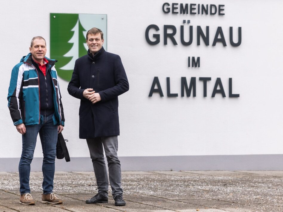 Bgm. Klaus Kramesberger und Landesrat Stefan Kaineder engagieren sich gemeinsam gegen Lichtverschmutzung.